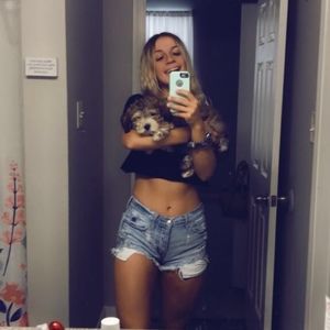 Meet your Posher, Emma